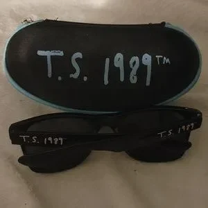 Taylor Swift 1989 Tour Bracelet & Sunglasses Bundle Taylor Swift | Accessories | Taylor Swift 989 Tour Bracelet  main image 3